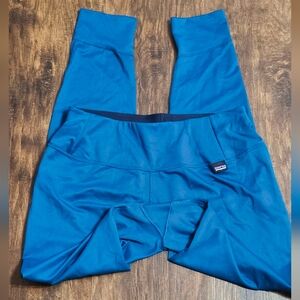 Patagonia Capilene Midweight Base Layer. Teal Color. Size Medium.
